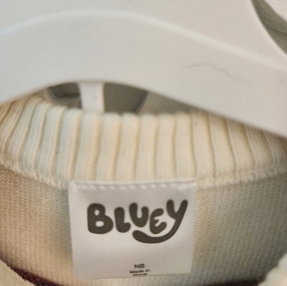 Bluey Newborn Sweater and Pant Set - Picture 3 of 4